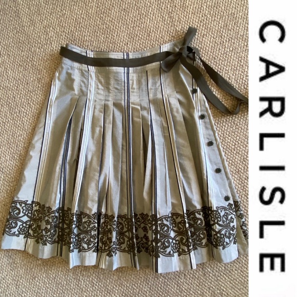 Carlisle Dresses & Skirts - Carlisle Pleated Striped Passementerie Skirt - Size 2